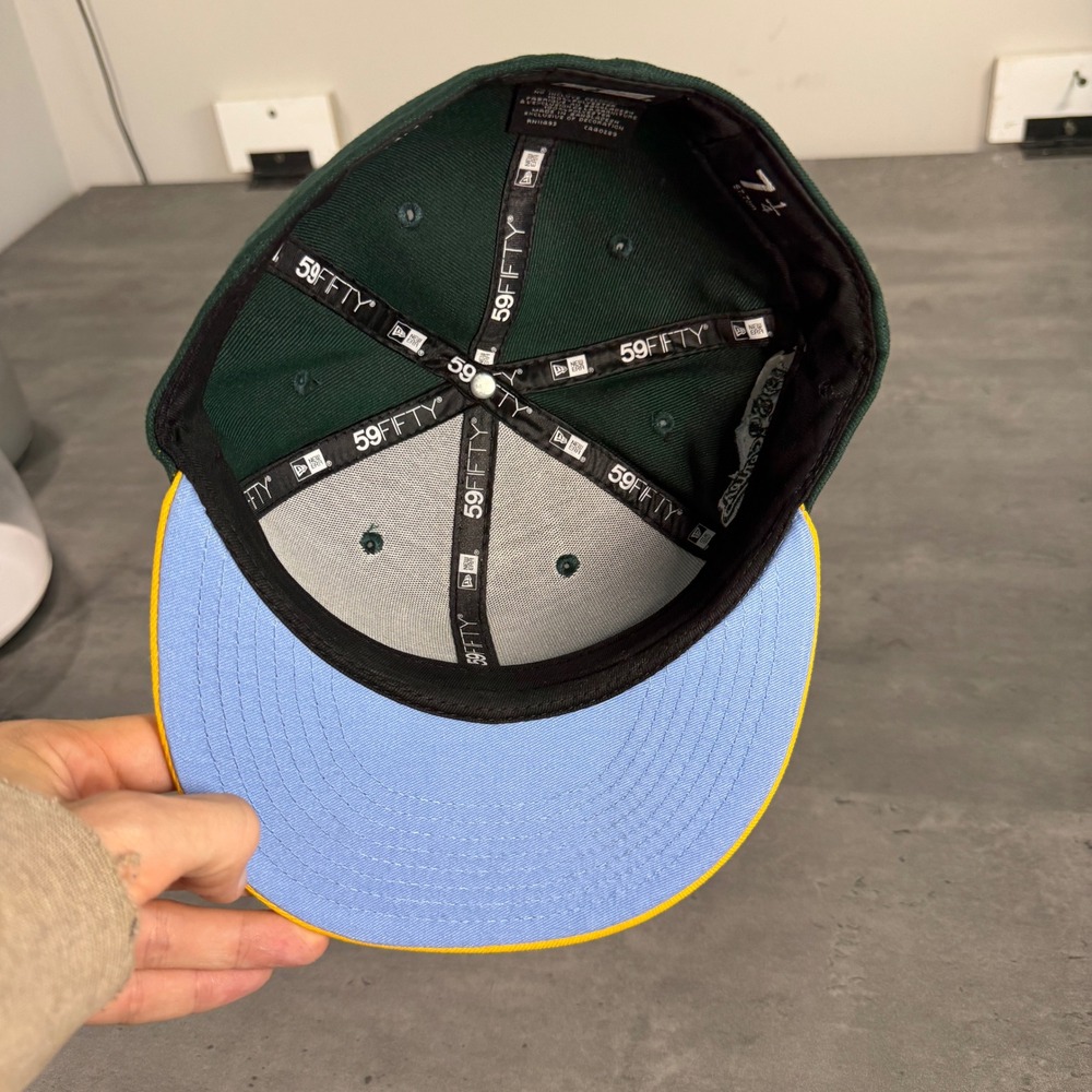 New Era Oakland Athletics Hat 7 1/4 Green Yellow Comic Cartoon Cloud Blue UV‎ - Picture 6 of 7